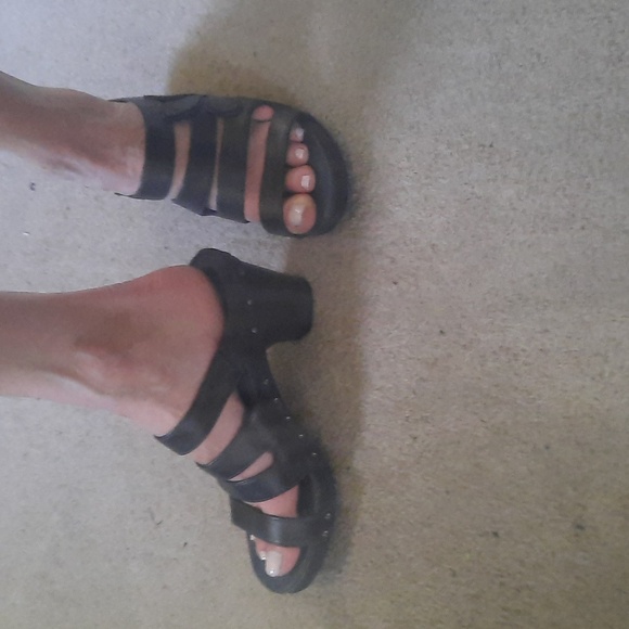 Dansko sandals size 39 genuine leather worn once . Fit like 8.5 imo - Picture 10 of 16